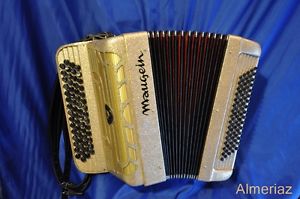 Accordeon MAUGEIN 3 voies 5 registres