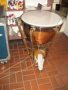 GOOD 23 INCH LUDWIG DRESDEN PROFESSIONAL COPPER TIMPANI, NO DENTS