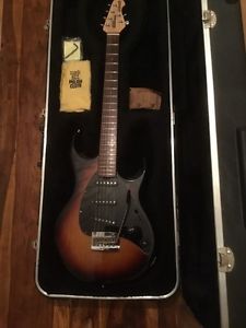 Musicman Silhouette Special USA SSS w/trem