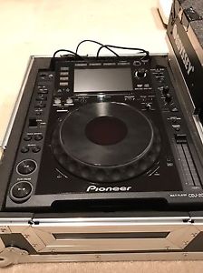 Pioneer CDJ 2000 Nexus DJ Turntable Pair (2), Used, Great Condition