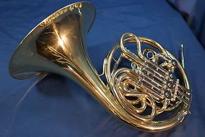 Yamaha YHR 662 Double French Horn with Case and Mouthpiece