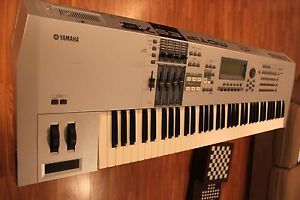 Yamaha Motif Es7 76 key Synthesizer w/ DVD Manual & Sustain Pedal  Same Day Ship
