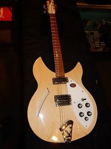 Rickenbacker 330 Electric Guitar Mapleglo