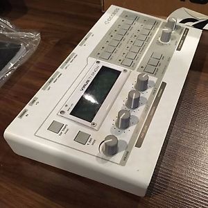 Access Virus TI2 Snow VA Desktop Analog Synthersizer