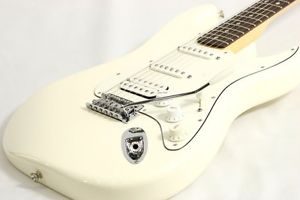 Fender Standard Stratocaster HSS Rosewood Fingerboard Arctic White Electric