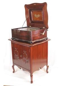 20 3/4" Regina Table Model Disc Music Box Lot 2107