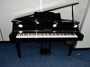 YAMAHA GRANTOUCH DISKLAVIER DGT2A BABY GRAND PIANO ONLY 8 YEARS OLD.