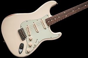 Fender Road Worn 60s Stratocaster Olympic White w/ Fender gigbag