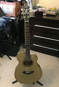 Yamaha APX10 electric/acoustic guitar...Very RARE...Limitted Edition. Great cond