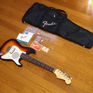 Very Rare! Fender Japan ST-Champ 3TS Mini Stratocaster Guitar Speaker Built-in