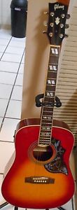Gibson Acoustic/Electric Hummingbird Guitar - excellent condition - used