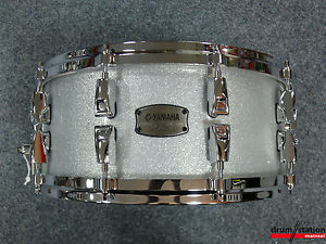 Yamaha Absolute Hybrid Maple Snaredrum  -  "Silver Sparkle"  -  14x6"