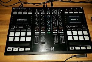 Traktor Kontrol S5 wie neu in OVP fast 2 Jahre Garantie