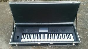 Korg KROME 61-Key whit hard case  and latin samples