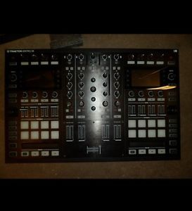 Native Instruments TRAKTOR KONTROL S8