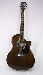 Larrivee LV 09 Custom Walnut Messemodell