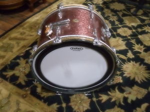 EARLY 60S VINTAGE GRETSCH BURGUNDY SPARKLE 22X14 BASS DRUM WITH CASE
