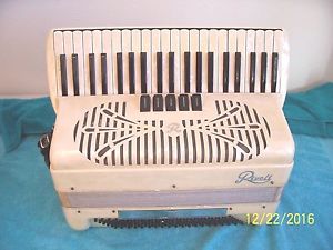 Sonola Rivoli White  Accordion 3/4 reeds accordian in good playing cond. Italy