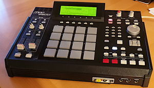 Akai MPC2500 Sampler Drum Machine Just Serviced, 100% working
