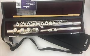Beautiful Yamaha YFL 385 Intermediate Open Hole Flute! Ready to Play!!