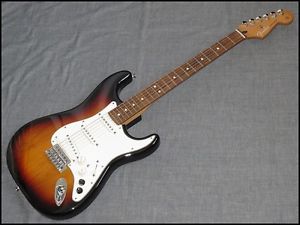 Excellent! Fender x Roland G-5 VG Stratocaster Guitar 3 Tone Sunburst