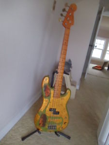 1950'S FENDER PRECESION BASS GUITAR