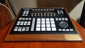 Native Instruments Maschine Studio Black - Custom Walnut Wood Panels