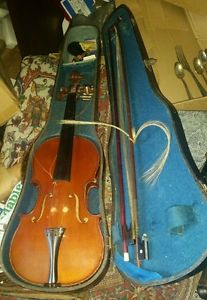 Violon ancien copie Stradivarius 1721 AS boîte en bois noir deux archets etc