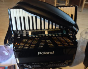 Roland Reedless Accordion FR-3X