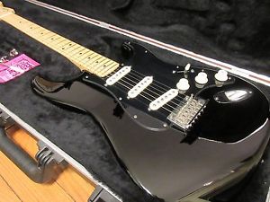 Fender American Standard Stratocaster Maple Fretboard Black w/ case, strap locks