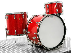 Vintage Ludwig 1968 Superclassic Hollywood Outfit in Red Sparkle