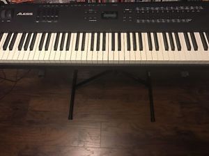 Alesis QS8 64 Voice Master Controller/Synthesizer with Stand