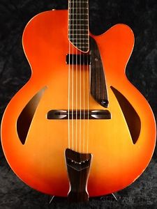 D'Aquisto DQ-CR Centura / Centura Red '' Electric mod. '' Used  w/ Hard case