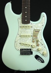 Fender Deluxe Roadhouse Stratocaster Electric Guitar broken