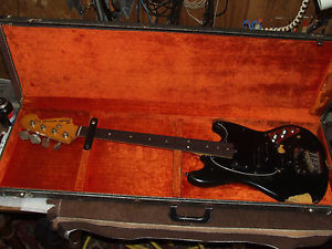 American 1977 Fender Mustang Bass USA  Fretless Guitar w/ Fender Grey Hardcase