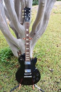 Gibson Les Paul studio, black (ebony) 2005 , OHSC , good used condition, clean!