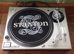 TECHNICS Quartz Direct Drive SL-1200M3D Professional DJ Turntable