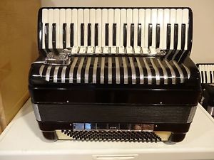 Accordion Carro 4/5 Hand made Reed New Condition