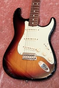 Fender Mexico Classic Series '60s Stratocaster 3-Color Sunburst Electric