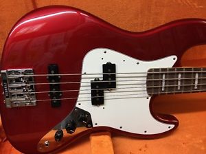Fender Vintage Hot Rod 70s Jazz Bass Candy Apple Red