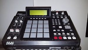 Mint AKAI MPC 2500 Full spec - 128mb RAM, DVD Drive, 40Gb HDD