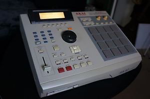 MPC 2000XL - W/ Internal ZIP Drive , Perfect Screen, Works Great!
