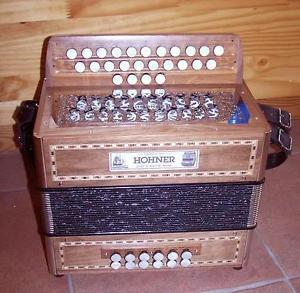 Accordion diatonic Hohner Gilead sol do + 4 alterations. and guaranteed 2 years