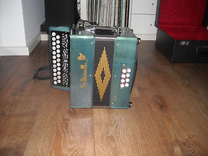 Saltarelle Tara A/D Melodeon, diatonic accordion. Beautiful condition