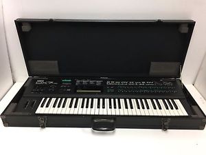 Yamaha DX7 ii FD Synthesizer With Original Black Flightcase