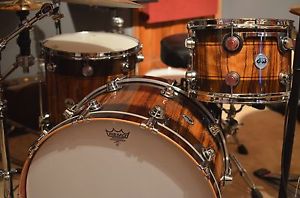 DW Maple Mahogany Tropical Olive Drum Set 13/16/24 (excellent)