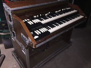 Hammond C3 organ, split, with flightcases.  Requires service.