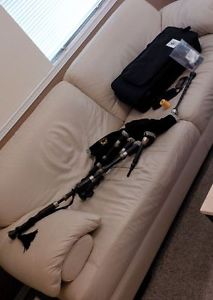 gibson bagpipes in great condition w/ African Blackwood, case, and more