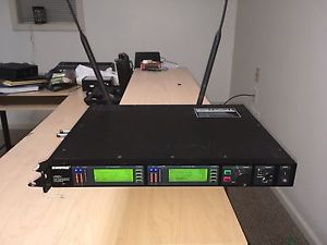 Shure UHF-R UR4D+ Combo Kit G1 (2) UR1 WL185  And (2) UR2 Sm58