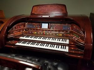 LOWREY GRAND ROYALE ORGAN